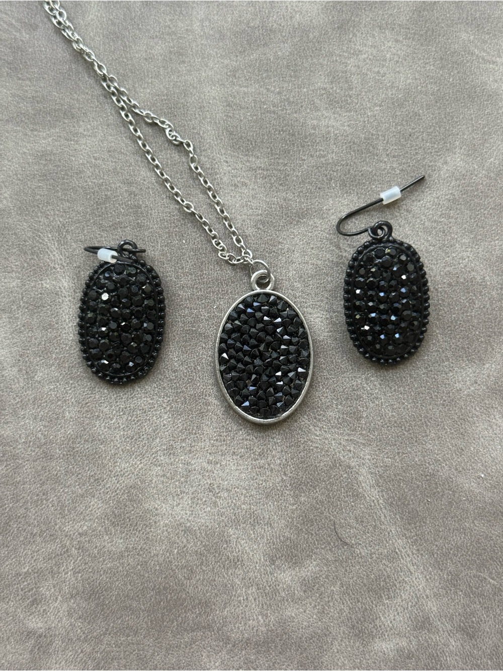 Black Crystal Oval Pendant Necklace and Earrings Set